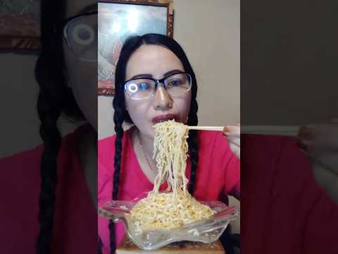 RAMEN NOODLES #shortsfeed #food #eating #eatingshow #asmrshorts #mukbang #eatingsounds