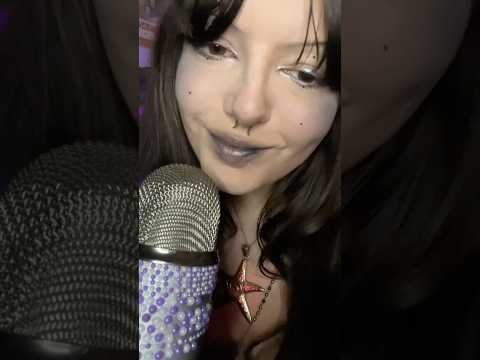 🌊🪼🧜🏻‍♀️🐚 #asmr #micscratching #makeup #makeupasmr #lipcombo #relaxing #sleep #asmrtriggers