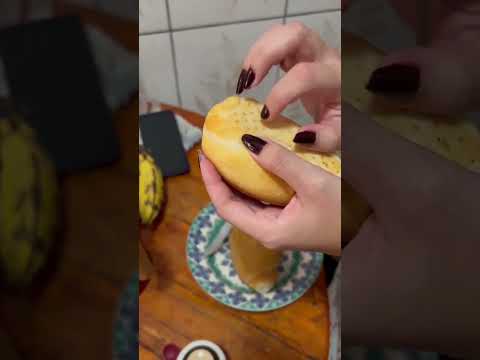 tapping no pão 😋 #asmr #shorts