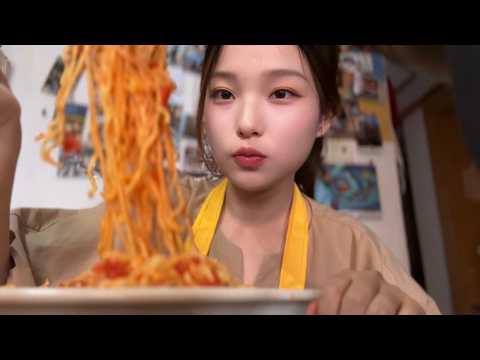 First Time Trying ASMR Mukbang Tomato Egg Buldak Ramen 🍅🔥