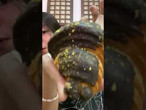 7/11’s Pistachio Chocolate Croissant 🥐 #ASMR #pistachio #croissant #mukbang #shorts #youtubeshort