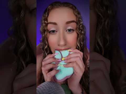 finally. FINALLY. 🤤 #asmr #asmrvideo #asmrsounds #tabasquishy #asmrtingles #mouthsounds #eatingasmr