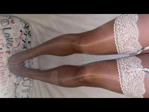 Нейлоновые чулки, девушка в чулках / Nylons, Girl in stockings