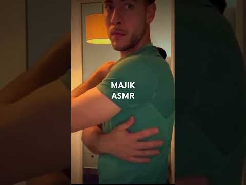 Scratching + susurros + gymwear = ASMR que sí relaja 🧠