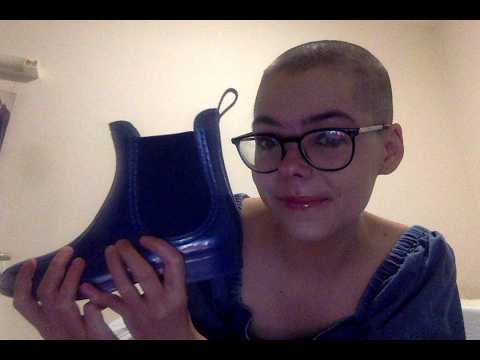 Tapping on shoes ASMR