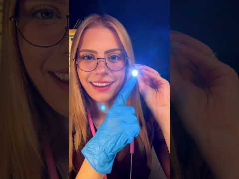 ASMR EXAMEN MÉDICAL VITE #asmrfrancais #shortsfeed #shorts #shortsvideo #asmrforsleep #asmr