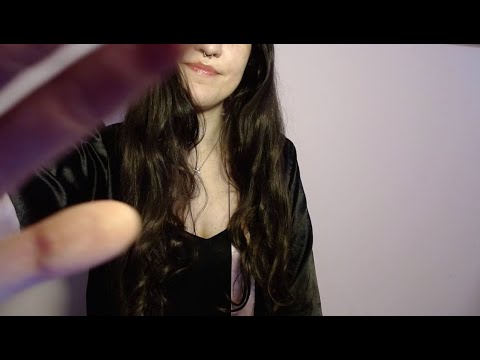 La tua ragazza si prende cura di te | ASMR ita | girlfriend roleplay | kisses