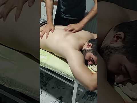 MASSAGE THAT RELAXES TIRED BACK AND WAIST #massage #satisfying #relaxing #asmr #shorts