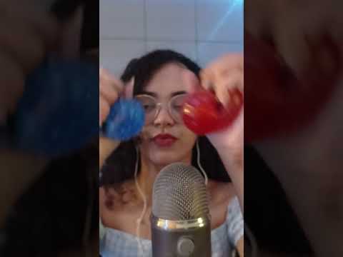 ASMR- Qual das 2 bolinhas você mais gosta?