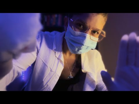 ASMR MÉDICA SIMPÁTICA CUIDANDO DE VOCÊ 💕