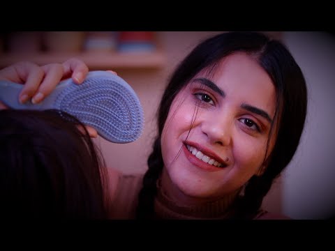 Arabic ASMR اختك الحنونة تدللك وتمشطلك شعرك قبل النوم 💆 اي اس ام ار