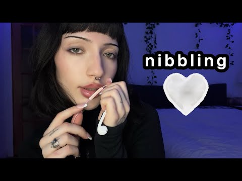 Mic nibbling w/ mouth sounds on Apple Mic ASMR