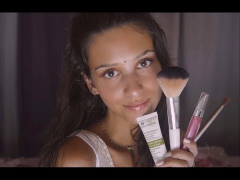 ASMR FRANÇAIS - ROLEPLAY - Vendeuse à domicile de cosmétiques (gloss, brush)