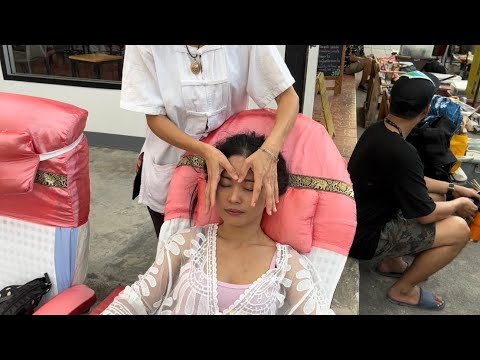 I got HEAD BACK & SHOULDER THAILAND STREET MASSAGE by the Road