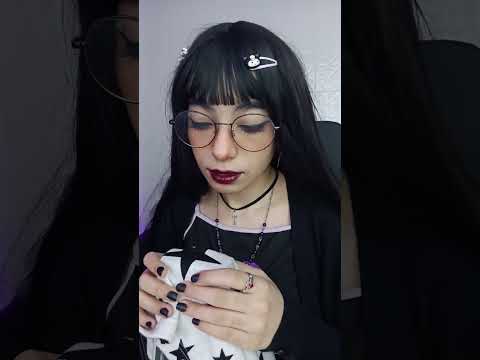 Fazendo cafuné em você | asmr #shorts #shortasmr