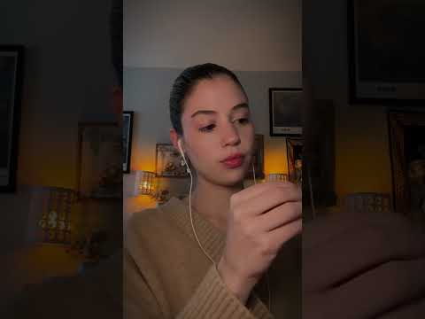 some good old fashioned nail tapping 😊 #asmr #asmrsounds #nailtapping