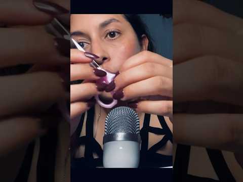 Corto tu pelito 💇🏻‍♀️💇🏽‍♀️♥️ #asmr #susurros #asmrsounds #asmrcommunity #mouthsounds