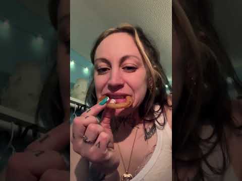 ASMR eating super crunchy onion rings & chicken tenders 😱 #mukbang #asmreating #tingles