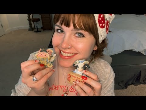ASMR Strawberry Patch Knick Knacks 🍓🐮🐦(gum chewing, tapping, whispering)