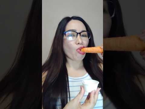 HOW TO EAT CARROT LIKE RABBIT#mukbang #everyone #shortsfeed #asmr