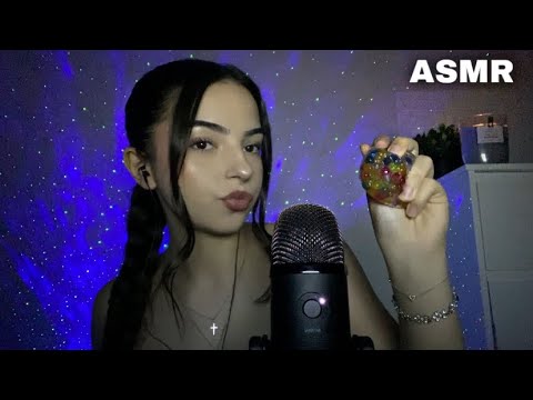 #ASMR - JE LIS VOS ANECDOTES (chuchotement + triggers)