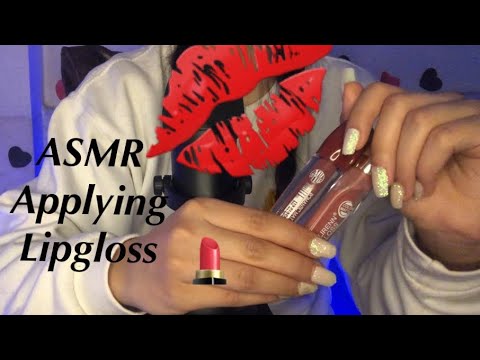 ASMR~ Applying Lipgloss 💄.