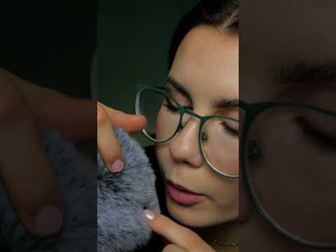 bug searching trigger 🐛 szukanie chochlików w mikrofonie #asmr #shorts #sassysoundsasmr
