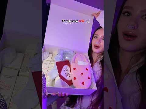 ASMR The most gorgeous PR box I have ever seen 😍 by @axisy_official 💋 P1. ❤️ #asmr #asmrsounds
