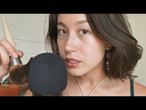 ASMR mouth sounds, gently chewing gum, brushing the mic (10 mins No Talking)