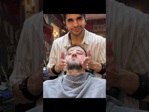 #asmr #barber #mouthwhisper #asmrshorts #thebarbersarms #barberasmr #relax