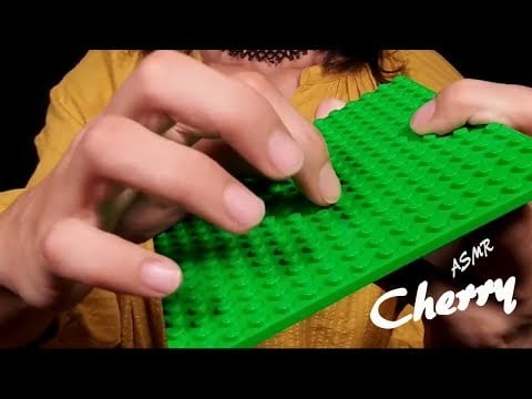 【ASMR】Tapping & Scratching with Finger and Ear Stick 손가락 및 이어 스틱으로 태핑 및 긁기 / レゴを指と耳かきでタッピング＆引っかく