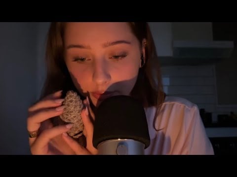 ASMR | random Trigger and Gum Chewing (German Whispering) 
