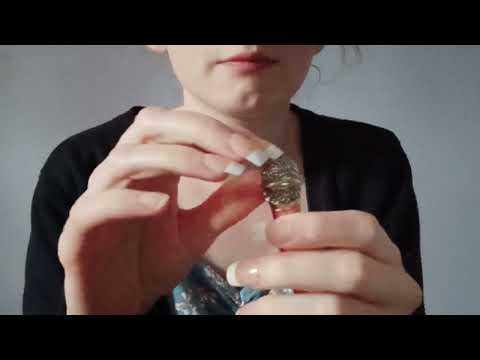 ASMR - Mini Mic Tapping & Scratching