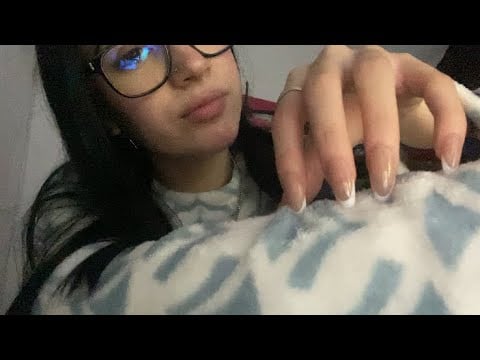 ASMR RASCANDO 🦕/ ROPA, OBJETOS, PIEL…