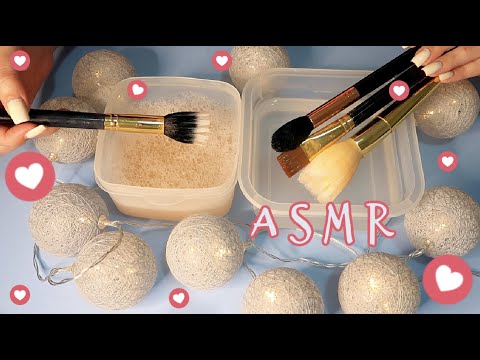 ASMR: LAVANDO MEUS PINCEIS / SONS DE ESPUMA E ÁGUA - Naiane