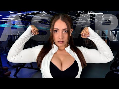 Te inscribes en un NUEVO GYM y la ENTRANADORA se ENAMORA DE TI | ASMR Roleplay 💘