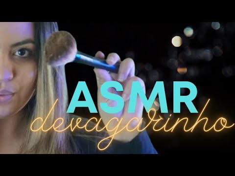 ASMR DEVAGARINHO (Sons de boca e pincel no seu rosto com muito carinho)