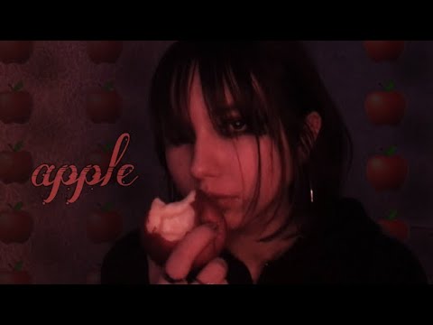 ИТИНГ ЯБЛОЧКА 🍎 EATING APPLE 🍏 МУКБАНГ / MUCKBANG (no talking) Хруст 😋