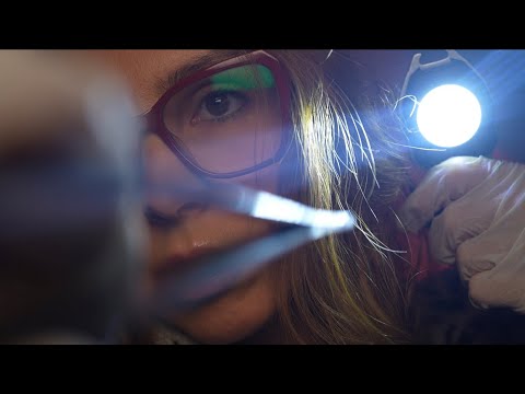 ASMR 🔎 Super Close EYE EXAM (Light Triggers)