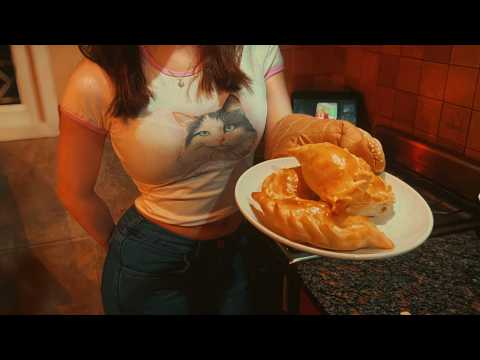 ࣪˖¿QUIERES PASAR LA NOCHE CONMIGO? ꒰ASMR suavecito cocinando꒱.ᐟ