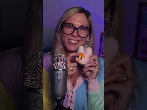 asmr vinyl scratches! Scratching on my pink crybaby popmart plush figure