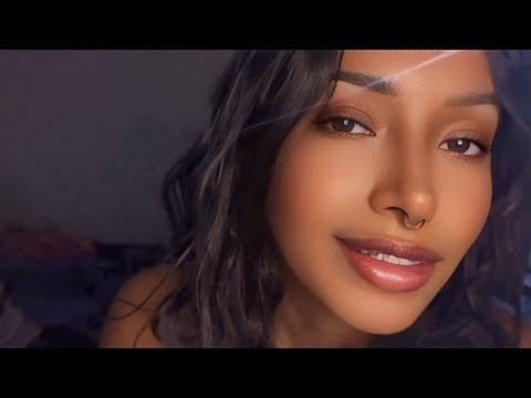 ASMR Menina Sussurrando no seu Ouvido Te fazendo Cafuné | Girl Whispering in your Ear ♥️