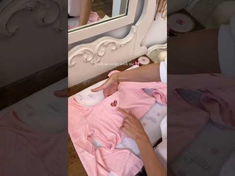 #asmr Pack An Order With Me 🎀 #packingorders #packanorderwithme #smallbusiness #clothingbrand
