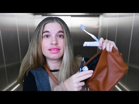 ASMR - Nettoyage Urgence des oreilles avec le contenu de mon sac à main - Roleplay médecin ORL