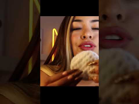 ASMR VISUAL   TE APLICO TU SKINCARE DE NOCHE 5