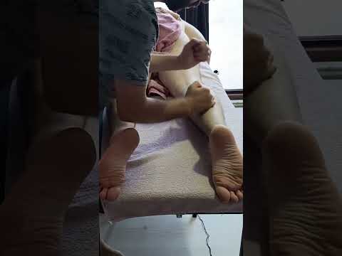 Post-workout relaxing massage for hamstring muscles #satisfying #relaxing #asmr #shorts #massage