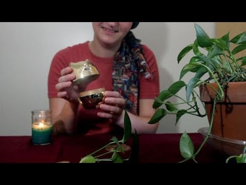 ASMR - Tapping a Glitter Glass & Golden Pig