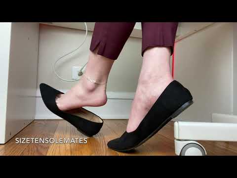 Dangling my sweaty black ballet flats - Feet ASMR