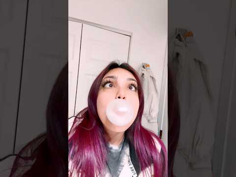 BUBBLE GUM ASMR | small bubble popping sounds