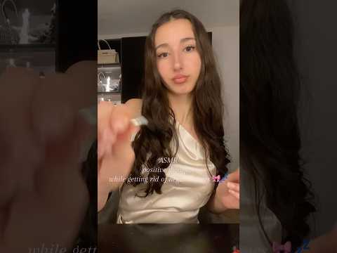 Asmr positive thoughts & affirmations | plucking ur negative energy for sleep #asmr #energy #whisper